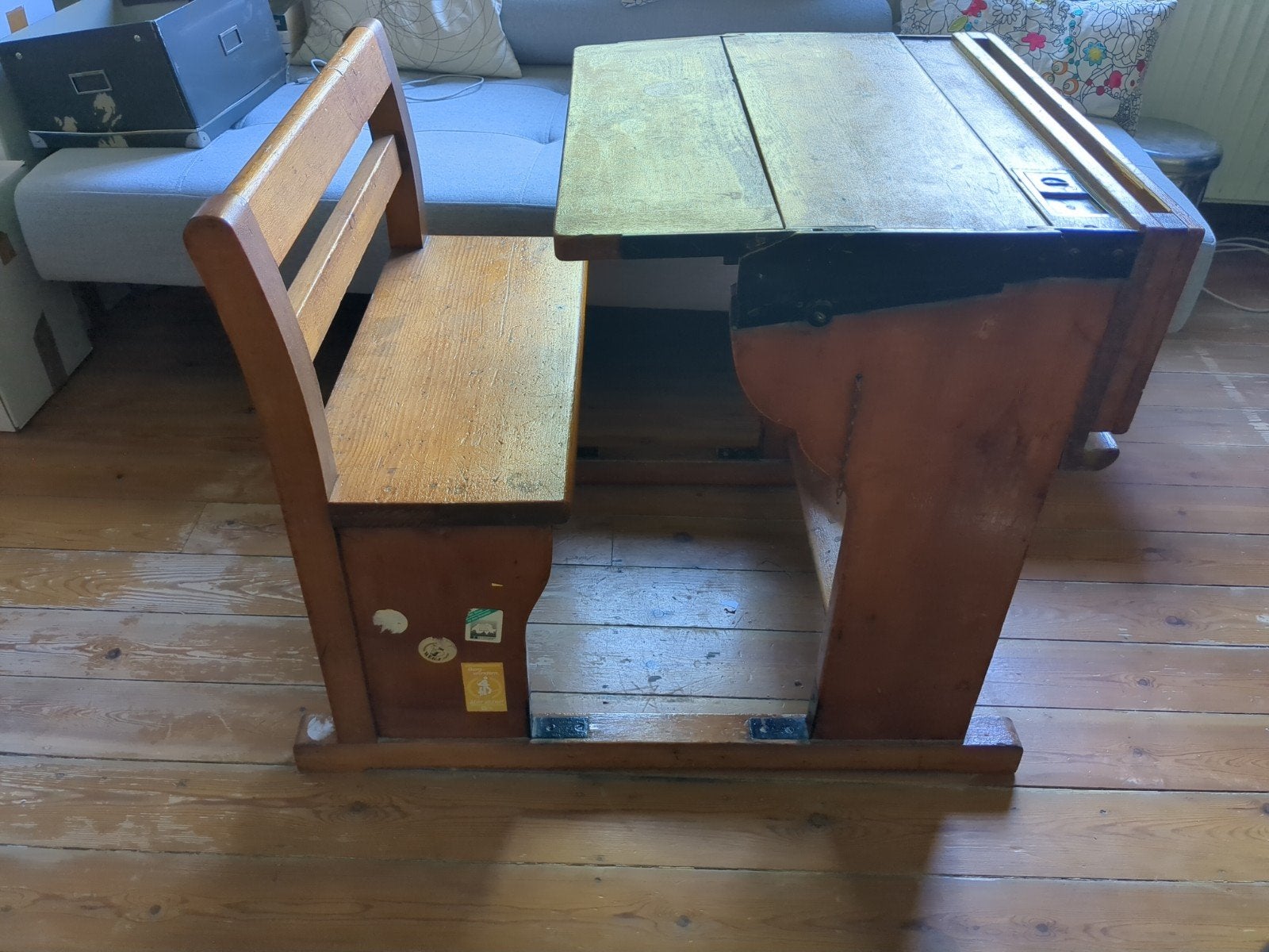Petit bureau ancien en bois, Antiquités & Art, Enlèvement