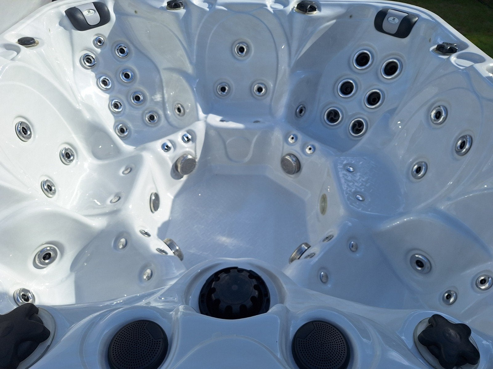 "nieuwe" Passion Joy 7 persoons jacuzzi, Ophalen, Nieuw, Afdekzeil, Vast