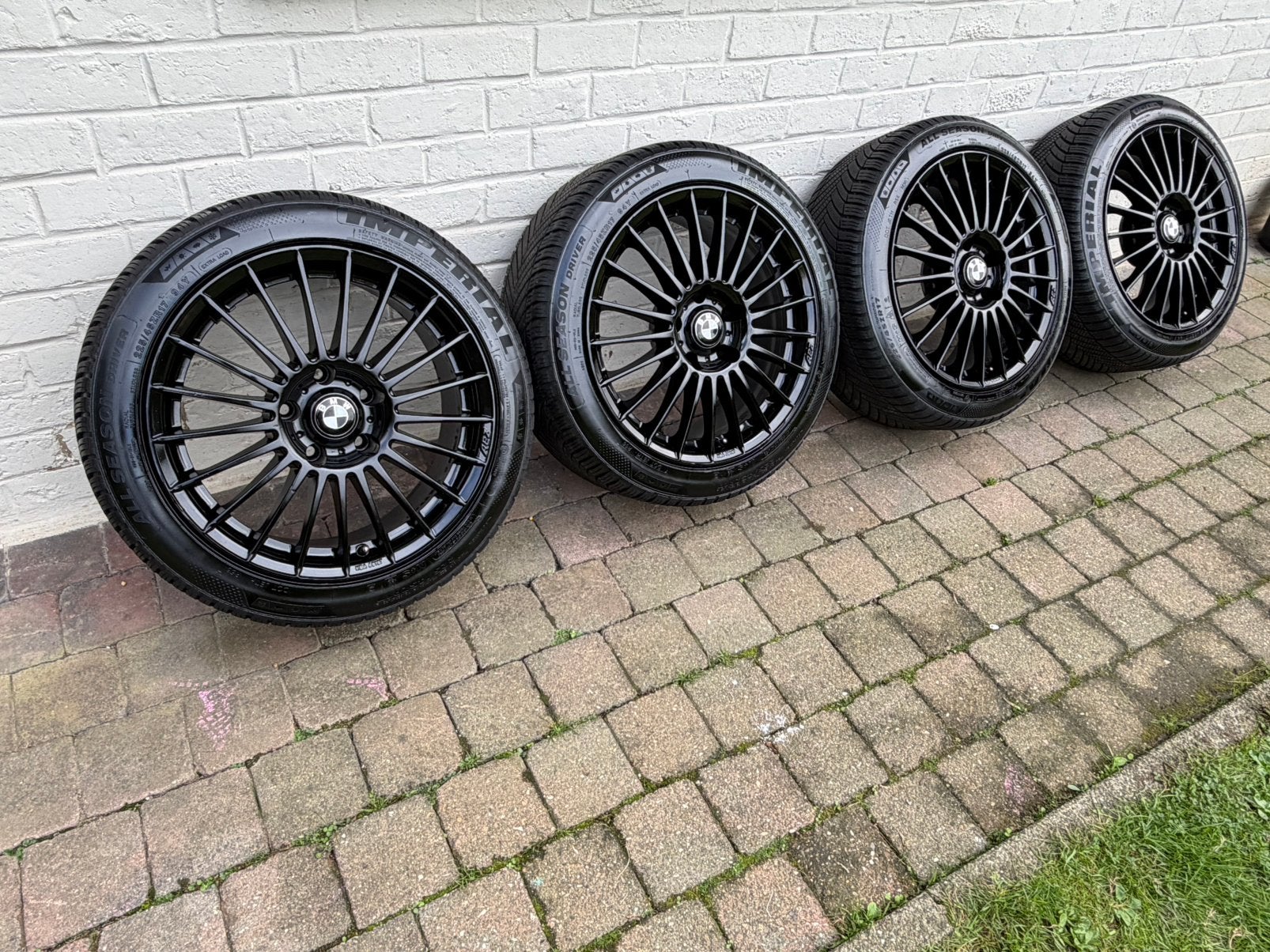 4 Jantes BMW 17 ”avec 4 pneus 225/45ZR17 Neuf 4 saisons, Enlèvement