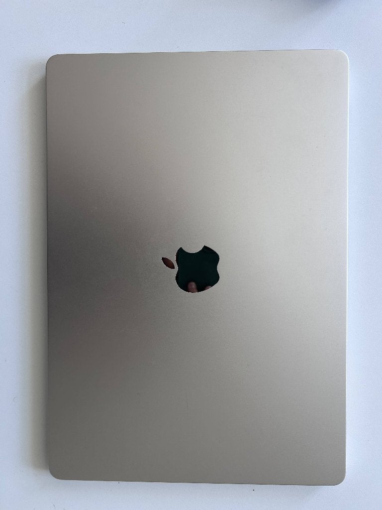 MacBook Air 15" M3 (2024) – QWERTY – Perfecte staat – €950, Computers en Software, Apple Macbooks, Ophalen, Gebruikt, 256 GB, 8 GB