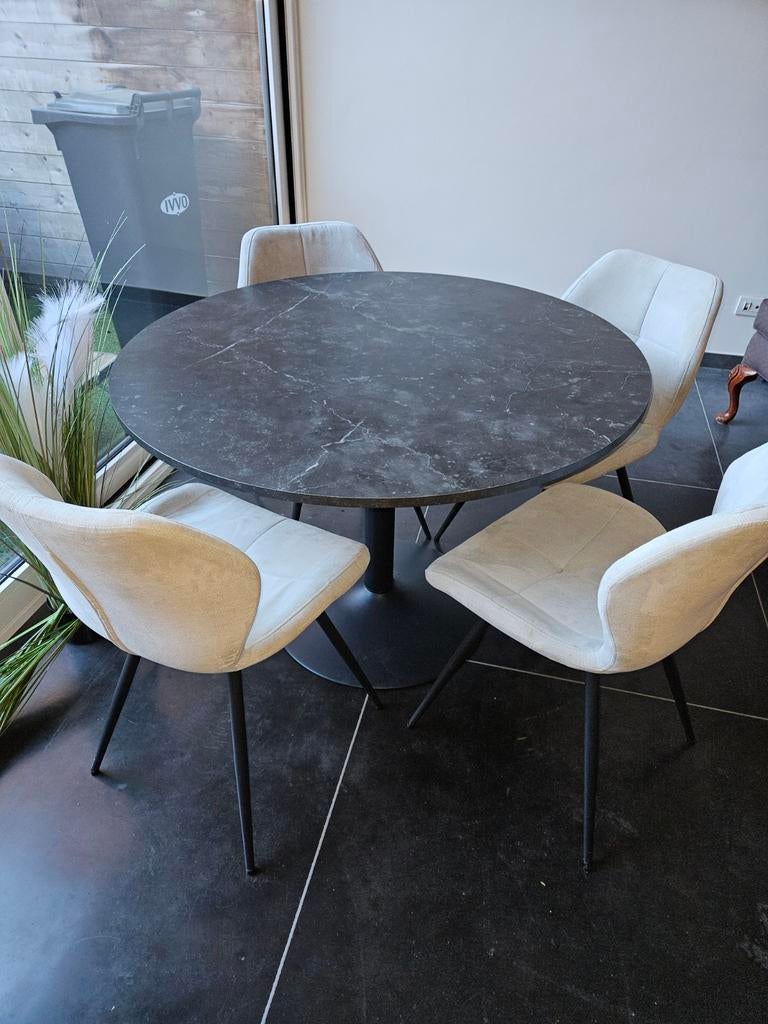 Tafel met 4grijze stoelen, Huis en Inrichting, Ophalen