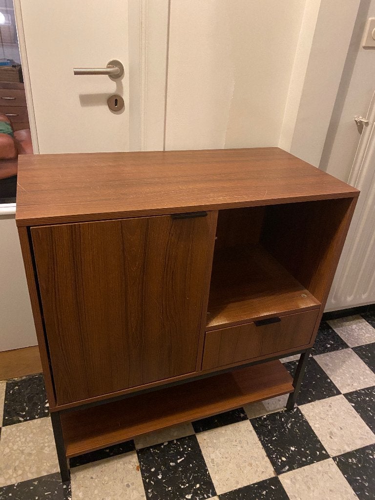 Lage kast, vintage look.Bruin en zwarte poten, Ophalen, Gebruikt, 1 of 2 laden, 50 tot 100 cm