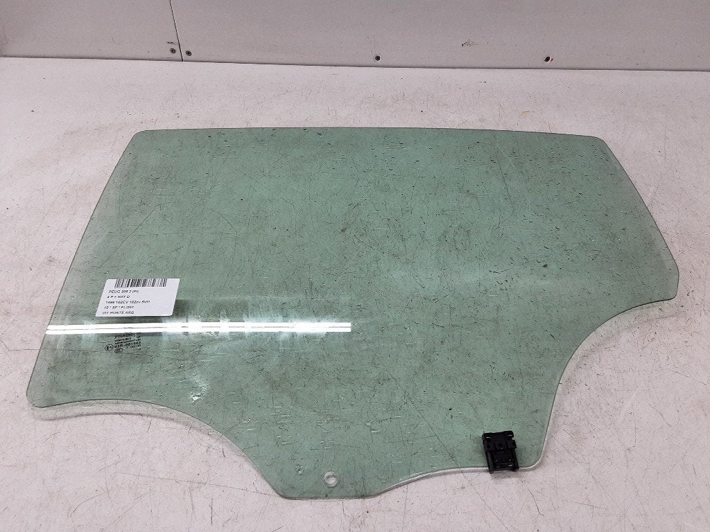 VITRE ARRIERE GAUCHE Peugeot 208 I (CA / CC / CK / CL), Kontakt-peugeot@peugeot.com, Utilisé, Peugeot Deutschland GmbH, Bahnhofsplatz
65423  Rüsselsheim, DE