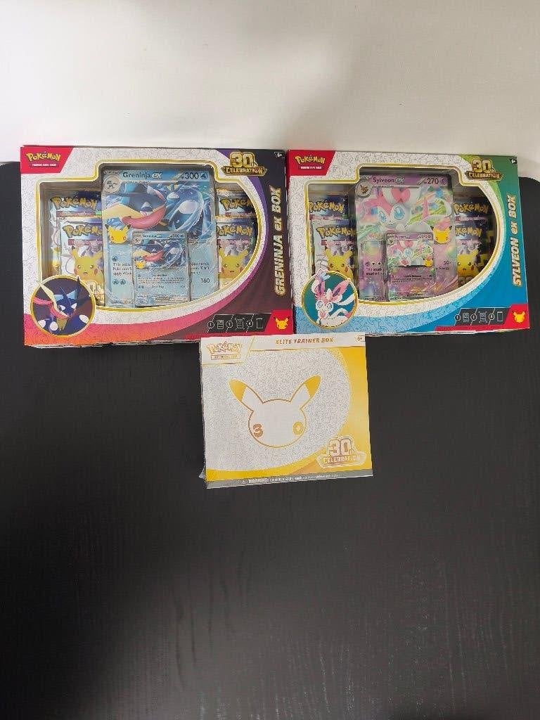 Pokémon set 30th Celebrations *sealed*, Ophalen of Verzenden, Nieuw, Boosterbox
