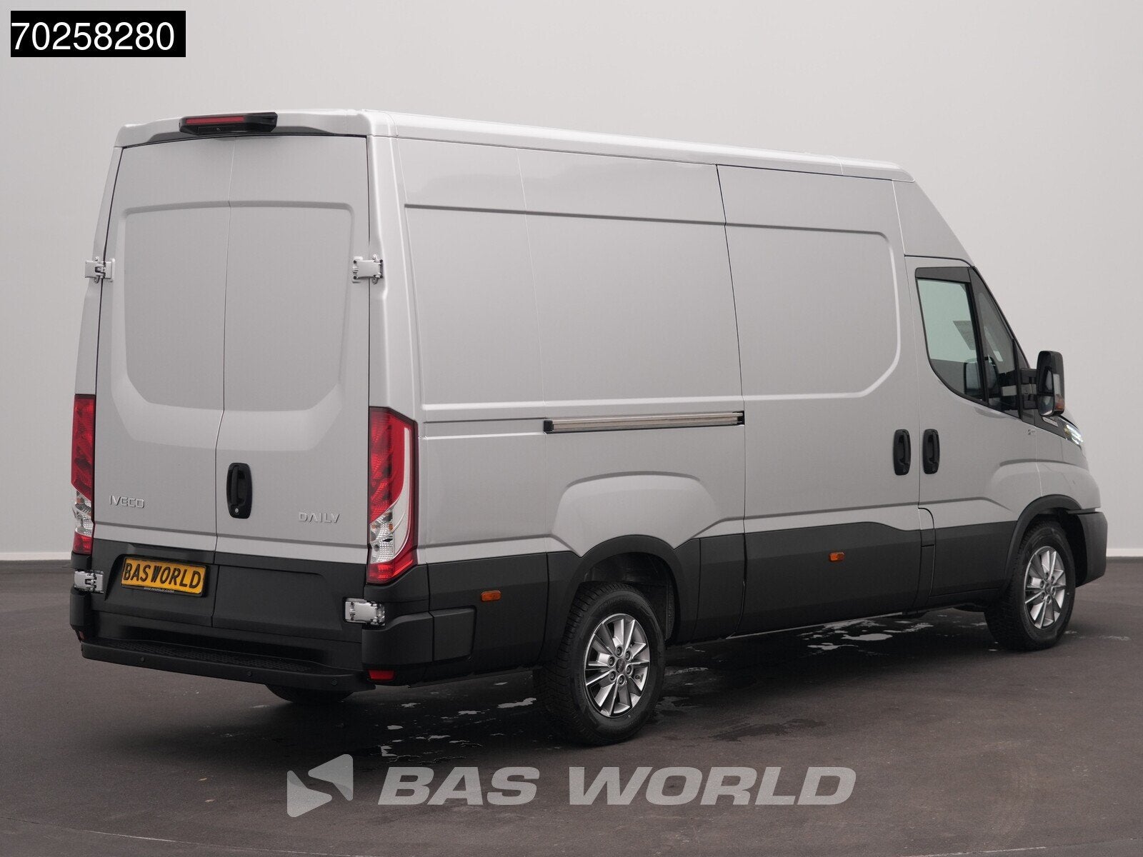 Iveco Daily 35S21 BPM VRIJ! 3.0L Automaat 210PK L2H2 2025-Mo, Neuf, Argent ou Gris, Achat, Euro 6