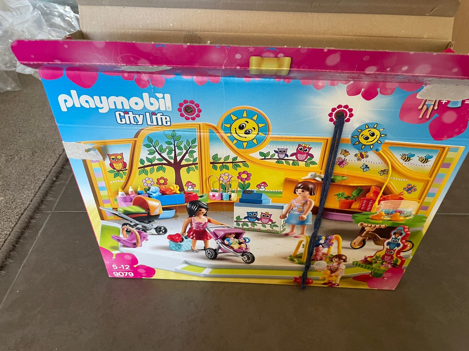 Playmobil babywinkel 9079 en verkleedkleren 70283, Gebruikt, Gebouw, Complete set, Ophalen of Verzenden