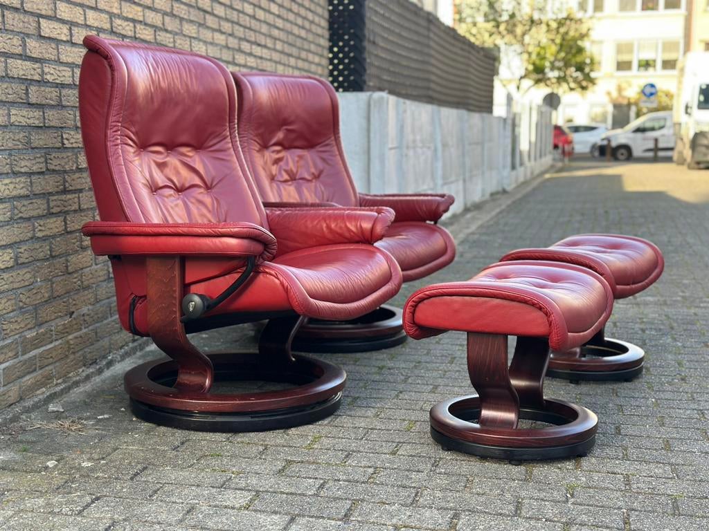 Mooie set van 2 Stressless Royal fauteuils met voetbanken, Maison & Meubles, Fauteuils, Utilisé, Bois, Cuir, Enlèvement
