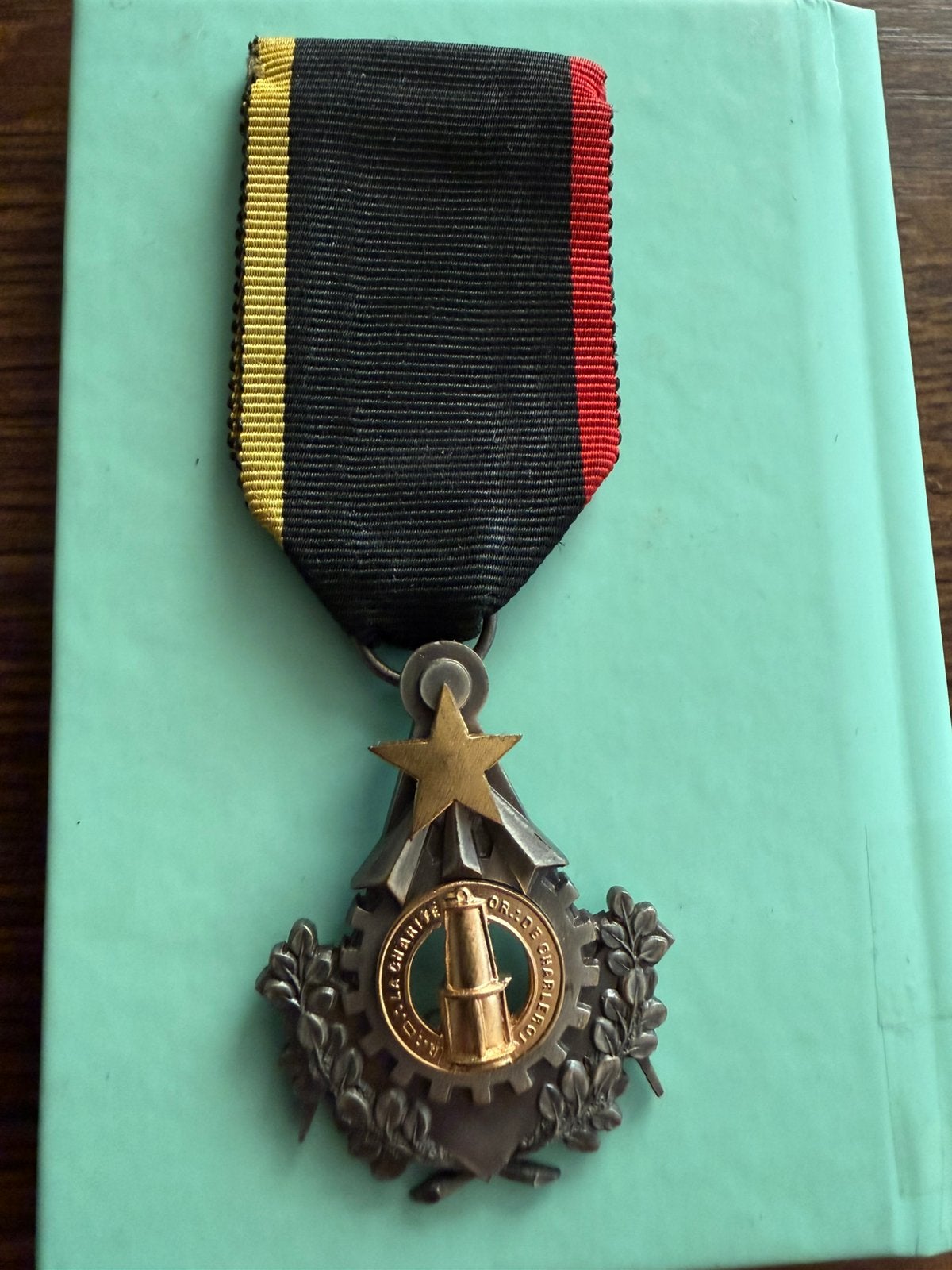 Medaille, Enlèvement
