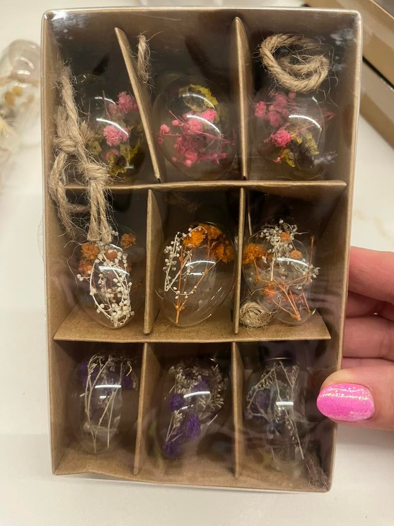 Paaseitjes/ figuurtjes voor in de paasboom, Ophalen