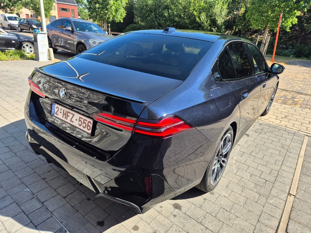 BMW 520i M-pack pro G60 Sedan 2024 50.000kms GARANTIE, Autos, BMW, Cuir, Phares entièrement LED, Euro 6, Entreprise