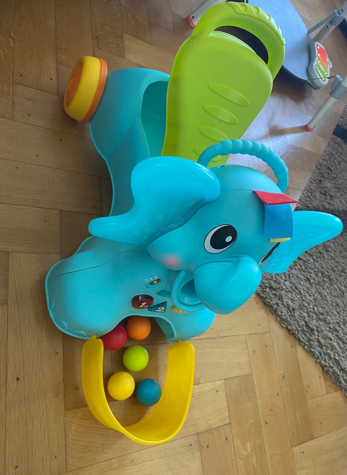 Infantino Porteur éléphant Attrapeur de balles 3 en 1, Enlèvement, Comme neuf, Sonore