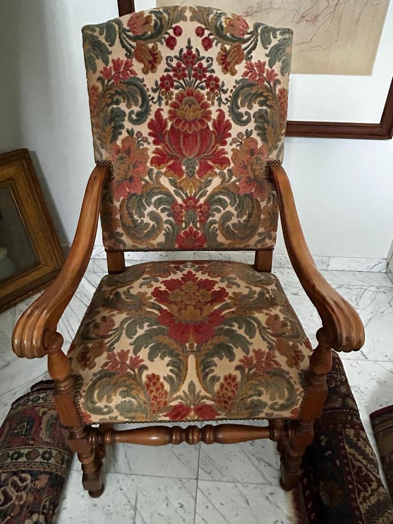 Fauteuil Louis XIII, Enlèvement