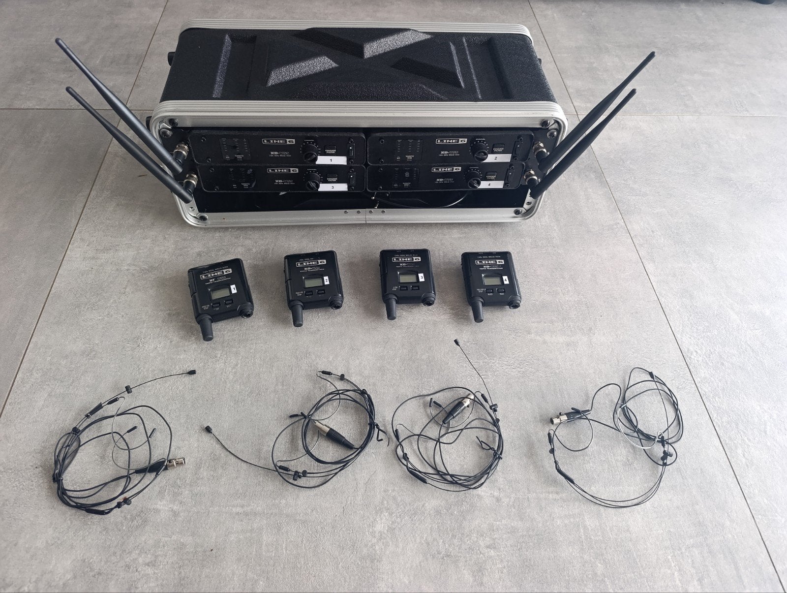 4 draadloze headsets in handige set Line6 XD-V55, Musique & Instruments, Enlèvement