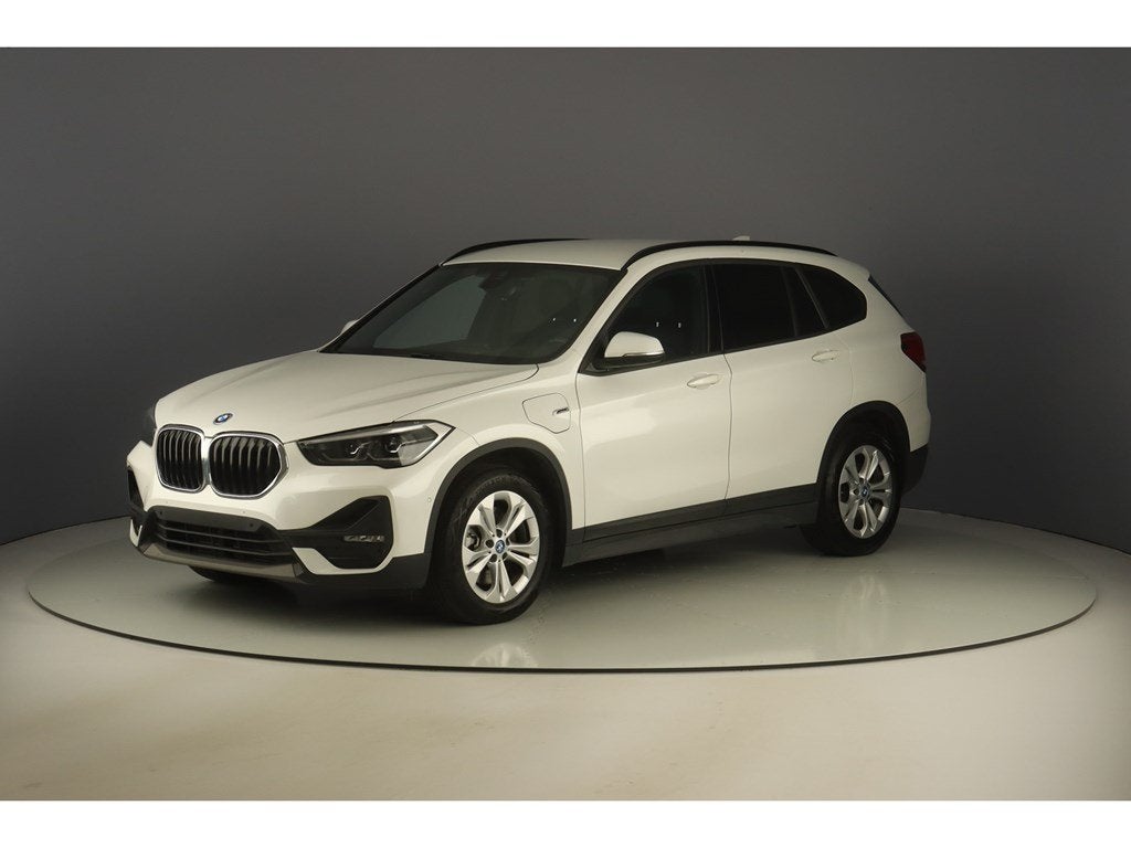 BMW X1 xDrive25e 220pk Pack Business, Auto's, Wit, 5 zetels, Hybride Elektrisch/Benzine, SUV of Terreinwagen