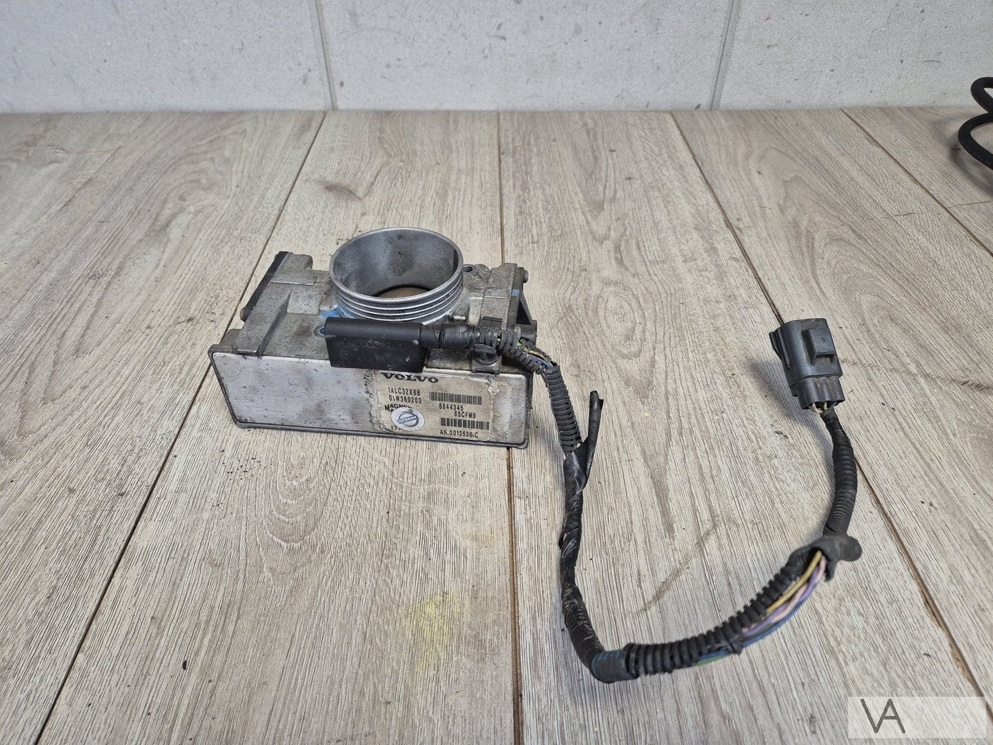 Volvo S60 V70 S80 XC70 gasklephuis 2.4 benzine 8644345 €100, -, -, -, Enlèvement ou Envoi