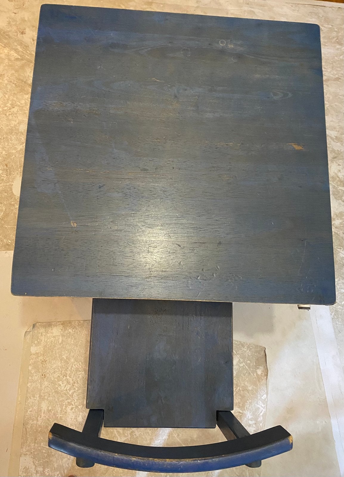 Table pour enfants + deux chaises 15€, Enlèvement, Utilisé