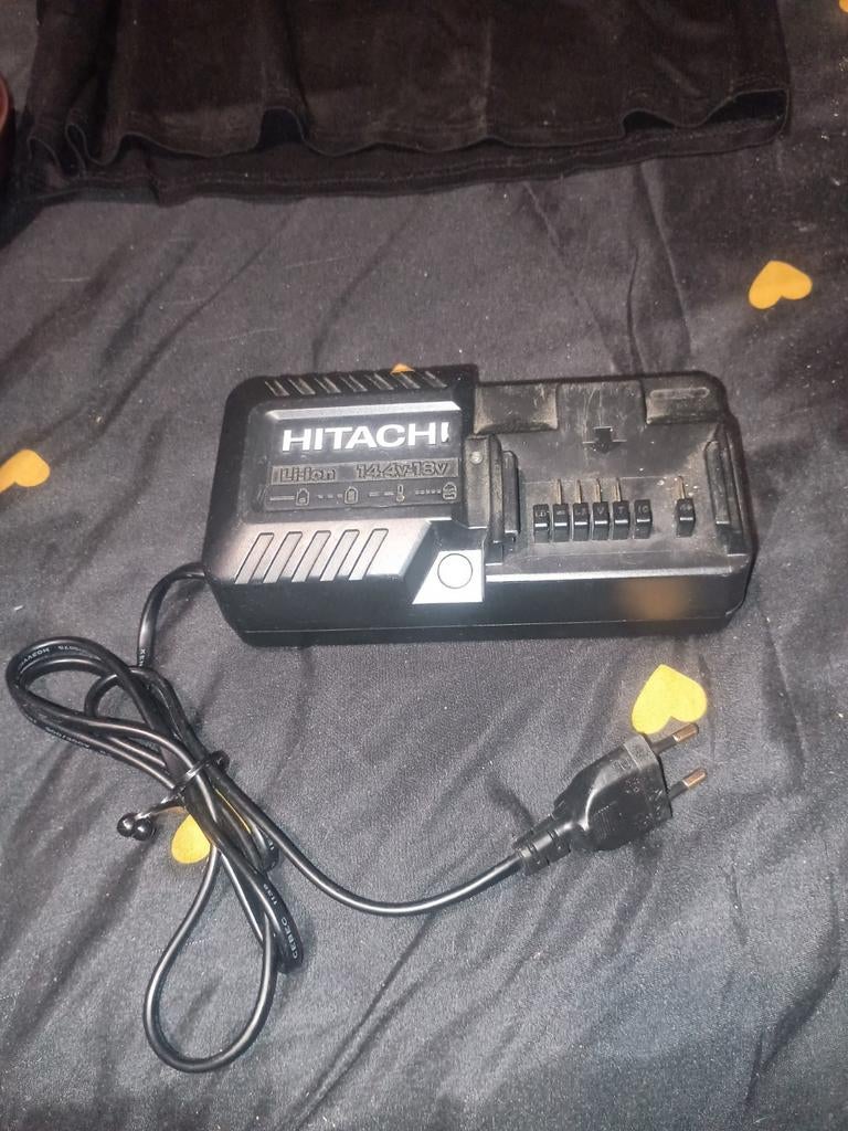 Hitachi batterijlader Li-ion 14,4-18v, Ophalen of Verzenden, Zo goed als nieuw