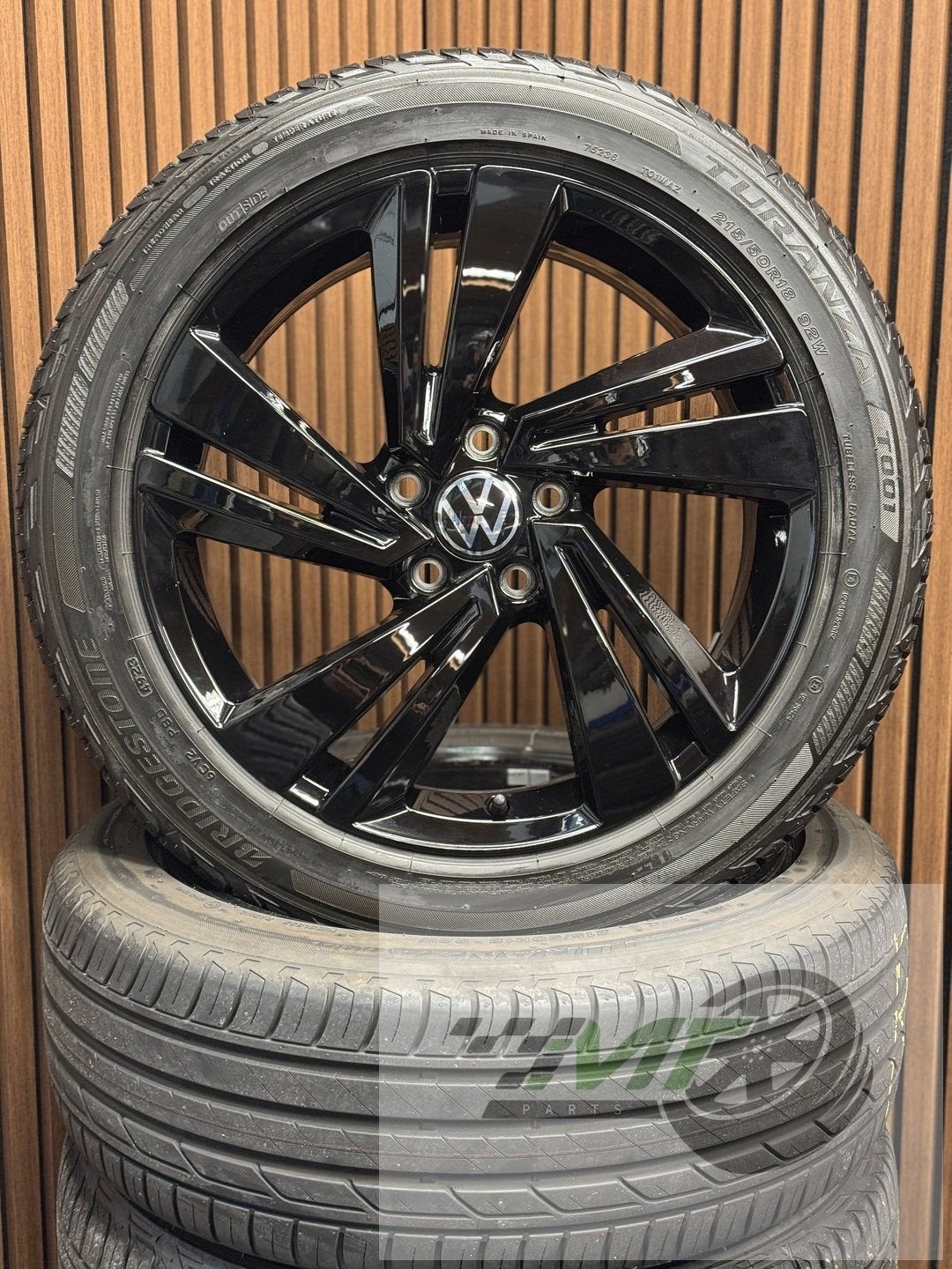 18" Vw T-Roc TRoc RLine NEVADA BLACK 215 50 misano OEM, Auto-onderdelen, Banden en Velgen, 18 inch, 215 mm, -, -