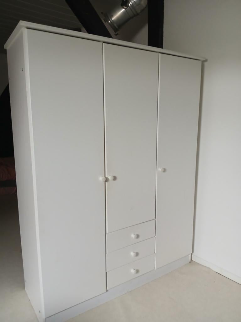 Garde robe à donner, Ophalen, Gebruikt