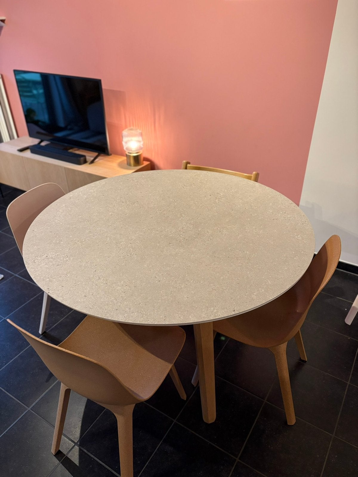 Table ronde Juntoo, Maison & Meubles, Enlèvement, Comme neuf, Rond