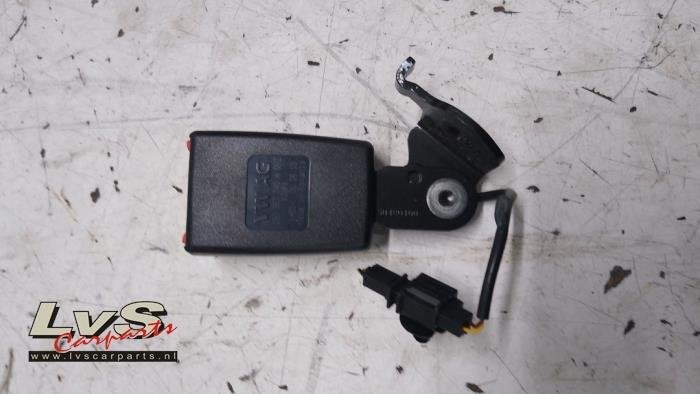 Insertion ceinture de sécurité arrière gauche d'un Volksw, Autos : Pièces & Accessoires, Volkswagen, -, 3 mois de garantie, Utilisé