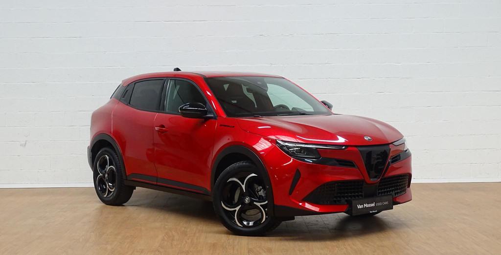 Alfa Romeo Junior 1.2 Hybrid Speciale+ Pack Sport Speciale+P, Auto's, Gebruikt, 136 pk, Bluetooth, 5 zetels