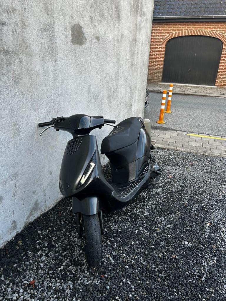 Piaggio zip 70cc 2t ruilen/kopen, Fietsen en Brommers, Ophalen, Tweetakt, Klasse A (25 km/u), Zo goed als nieuw