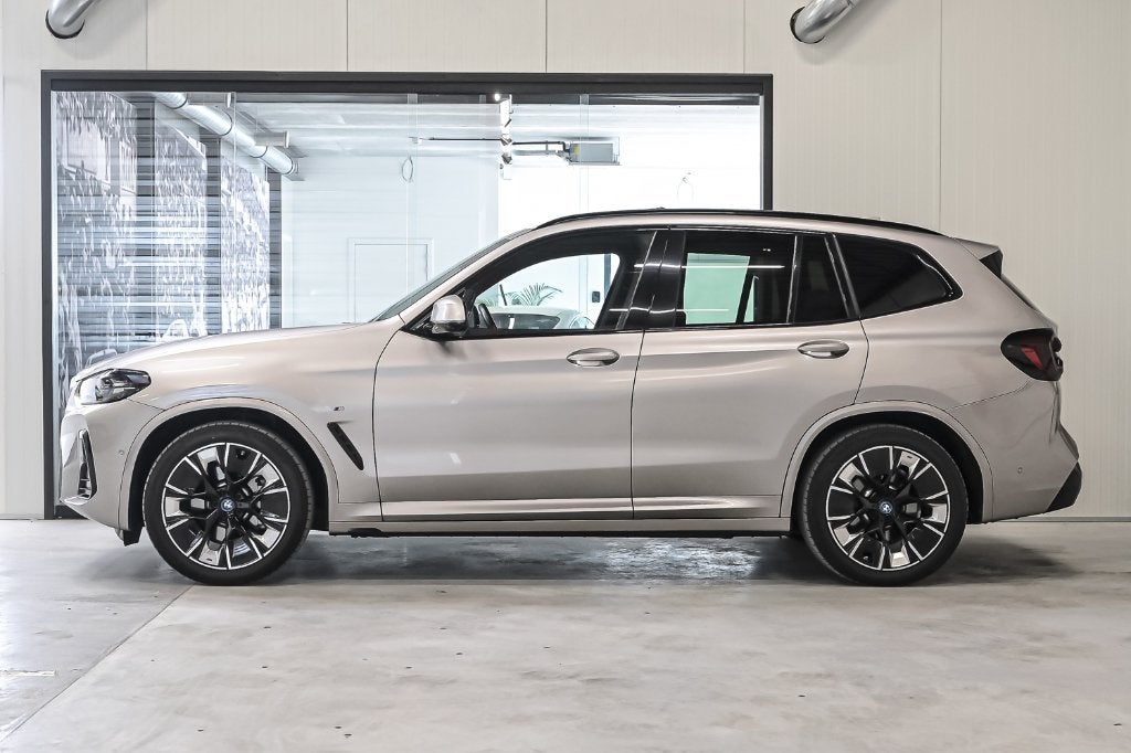 BMW IX3 Impressive, Auto's, BMW, Automaat, Achterwielaandrijving, 210 kW, 5 deurs