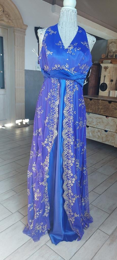 Robe de soirée moyenne, Enlèvement ou Envoi