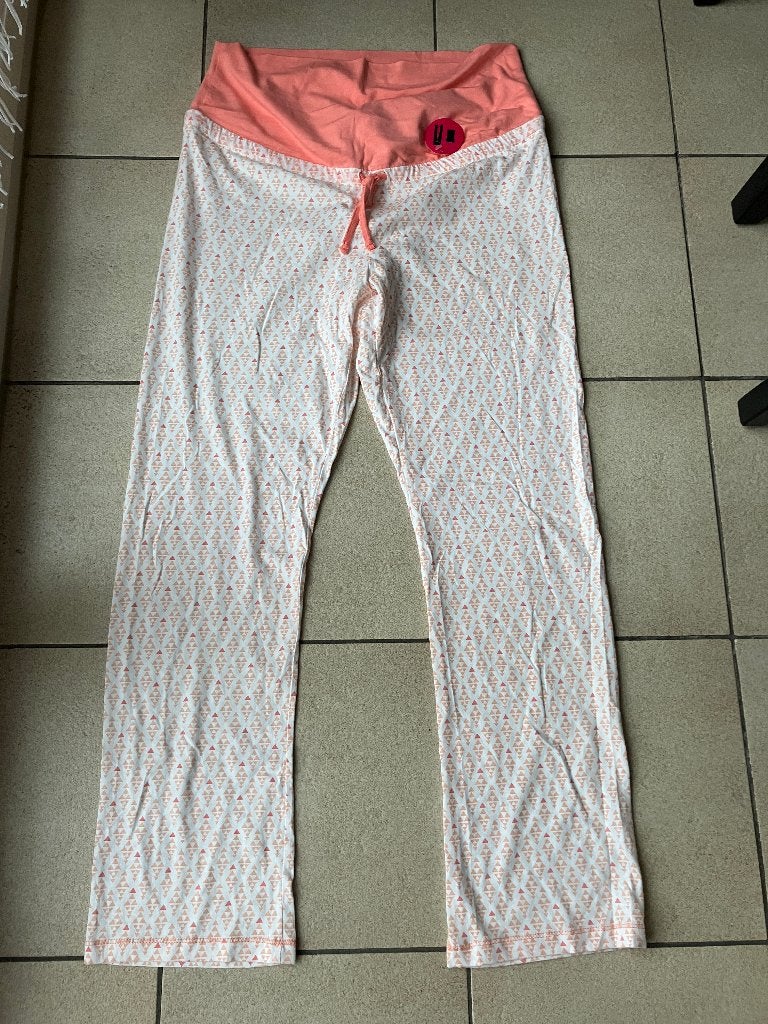 Nieuwe wit gekleurde pyjamabroek - maat XL, Kleding | Dames, Zwangerschapskleding, Ophalen of Verzenden, Nieuw, Maat 46/48 (XL) of groter
