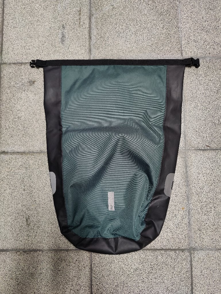 Decathlon Fietstas 500 Waterdicht (20 Liter) – Bagagedrager, Fietsen en Brommers, Fietsaccessoires | Fietstassen, Ophalen of Verzenden