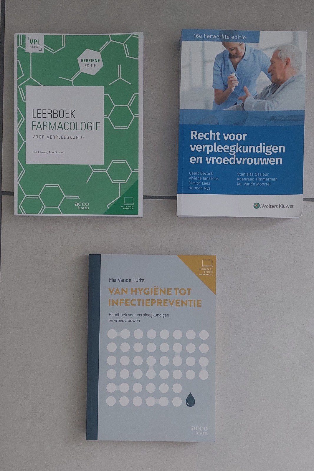 Handboeken Verpleegkunde, Ophalen