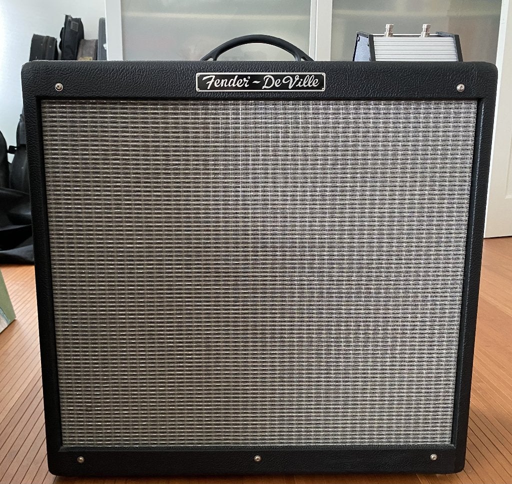 Fender Hot Rod DeVille 410; 3-channel 60 Watt Guitar Combo, Musique & Instruments, Amplis | Basse & Guitare, Enlèvement, Comme neuf