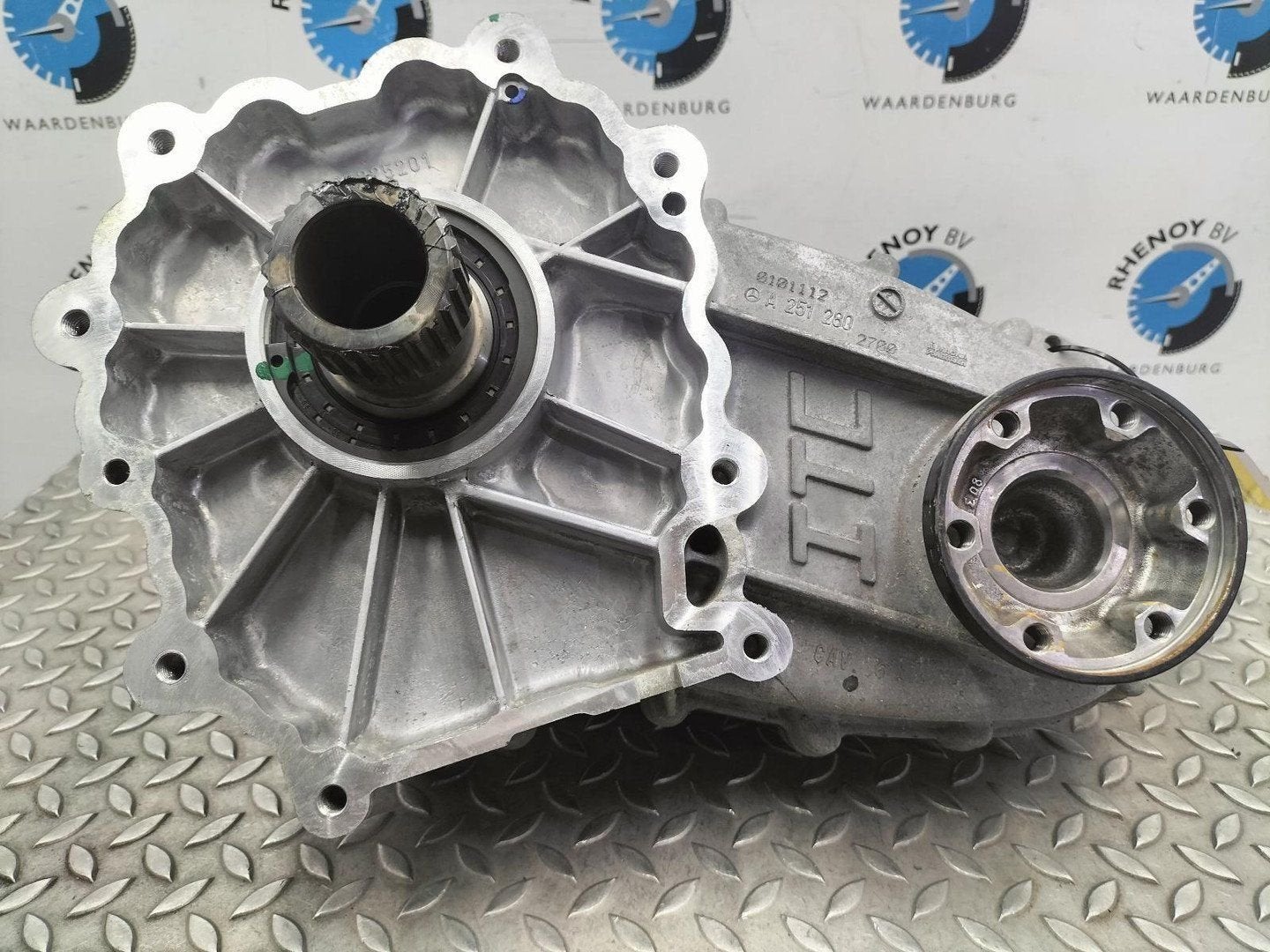 MERCEDES M CLASS TUSSENBAK 2512802700 2016, Enlèvement ou Envoi, Utilisé, ARN reconnu