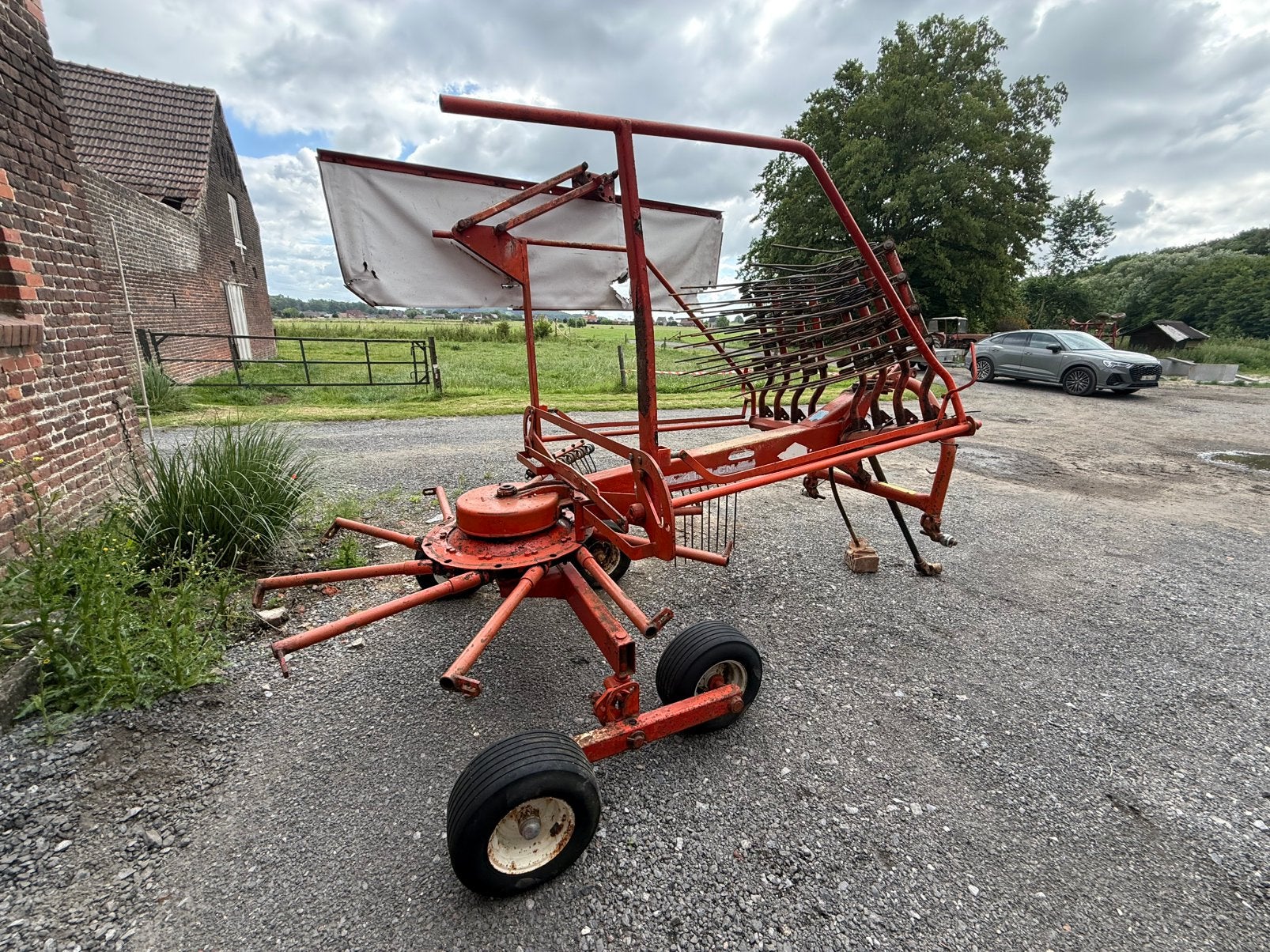 Endaineur agricole kuhn, Ophalen, Weidebouw
