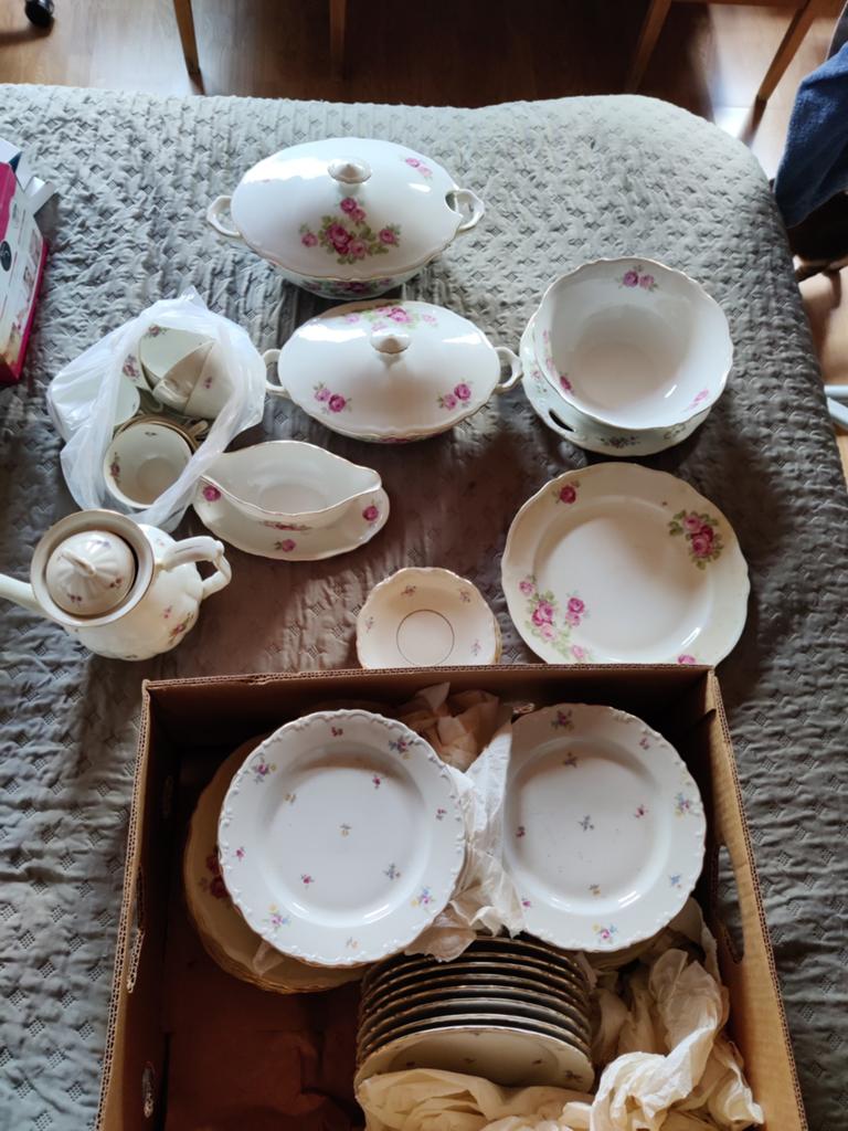 Ensemble vaisselle porcelaine