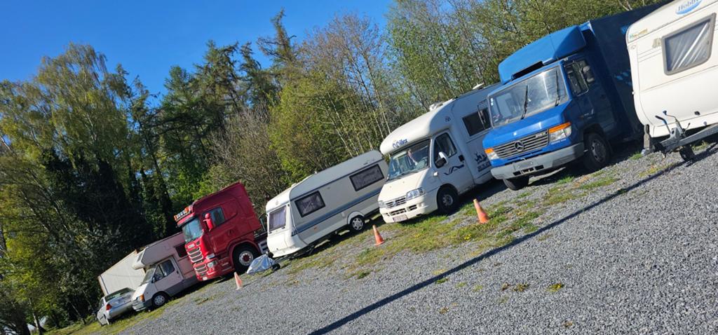 À louer :

Camion (petit camion)

Caravane / Mobilhome pour