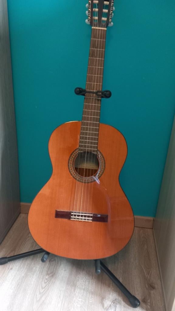 Guitare Alhambra modèle 3 C avec support et étui, Musique & Instruments, Enlèvement, Comme neuf, Avec valise