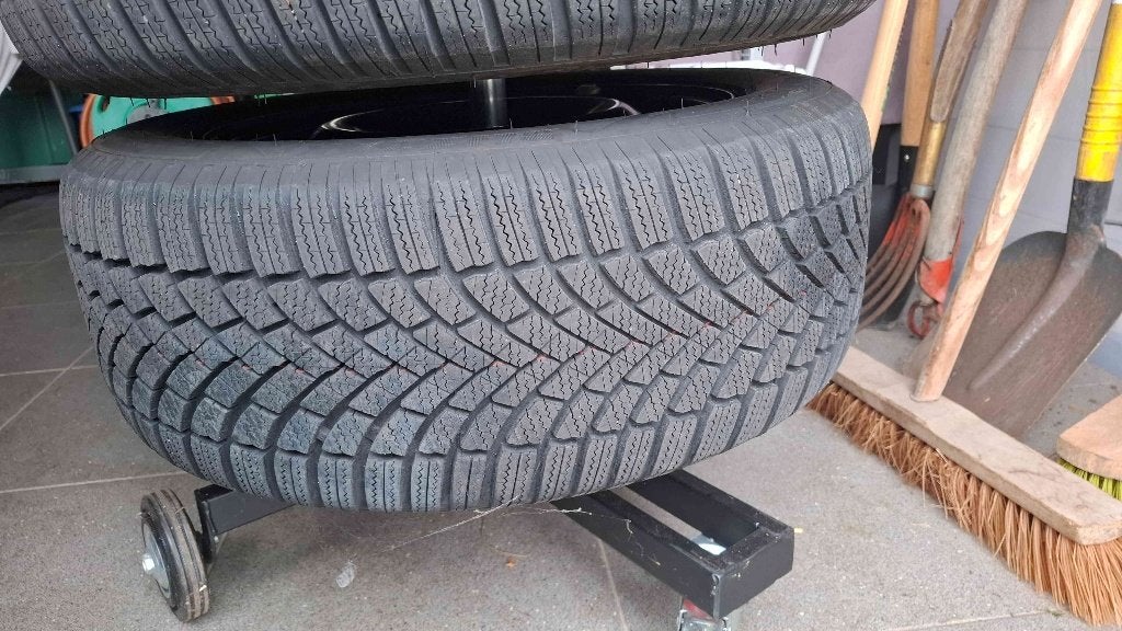 Set OF losse 17"/235/55 BRIDGESTONE BLIZZAK winterb. ZGAN, Ophalen, Banden en Velgen, Nieuw, 17 inch