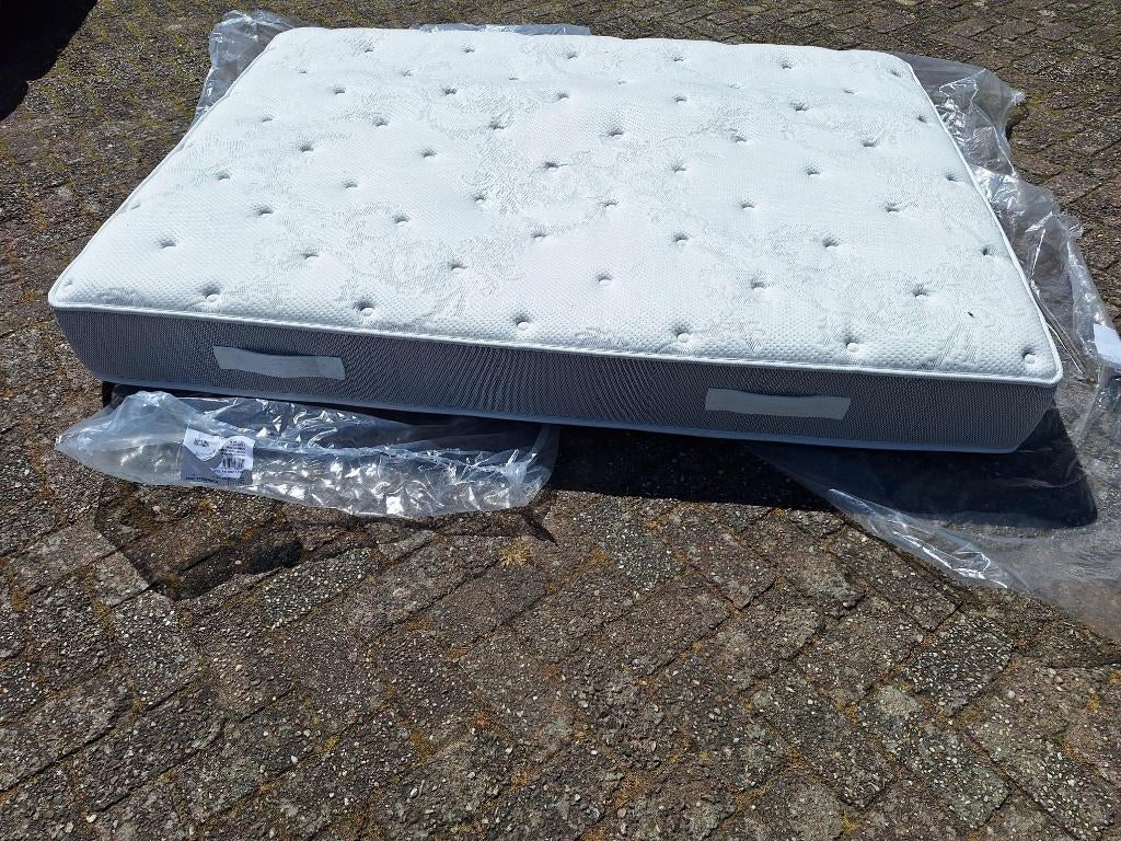 Lothas stevig 2 persoons matras, Gebruikt, Wit, Overige typen, Tweepersoons