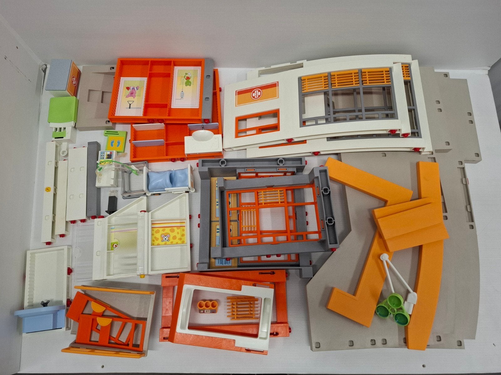 Onderdelen van Playmobil set 6657 Kinderziekenhuis, Kinderen en Baby's, Gebruikt, Gebouw, Losse onderdelen, Ophalen of Verzenden