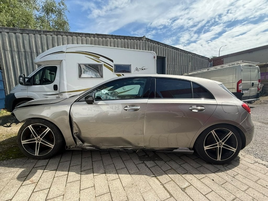 Mercedes-Benz A180 wrak, Autos, Achat, Sièges électriques, Beige, 5 places