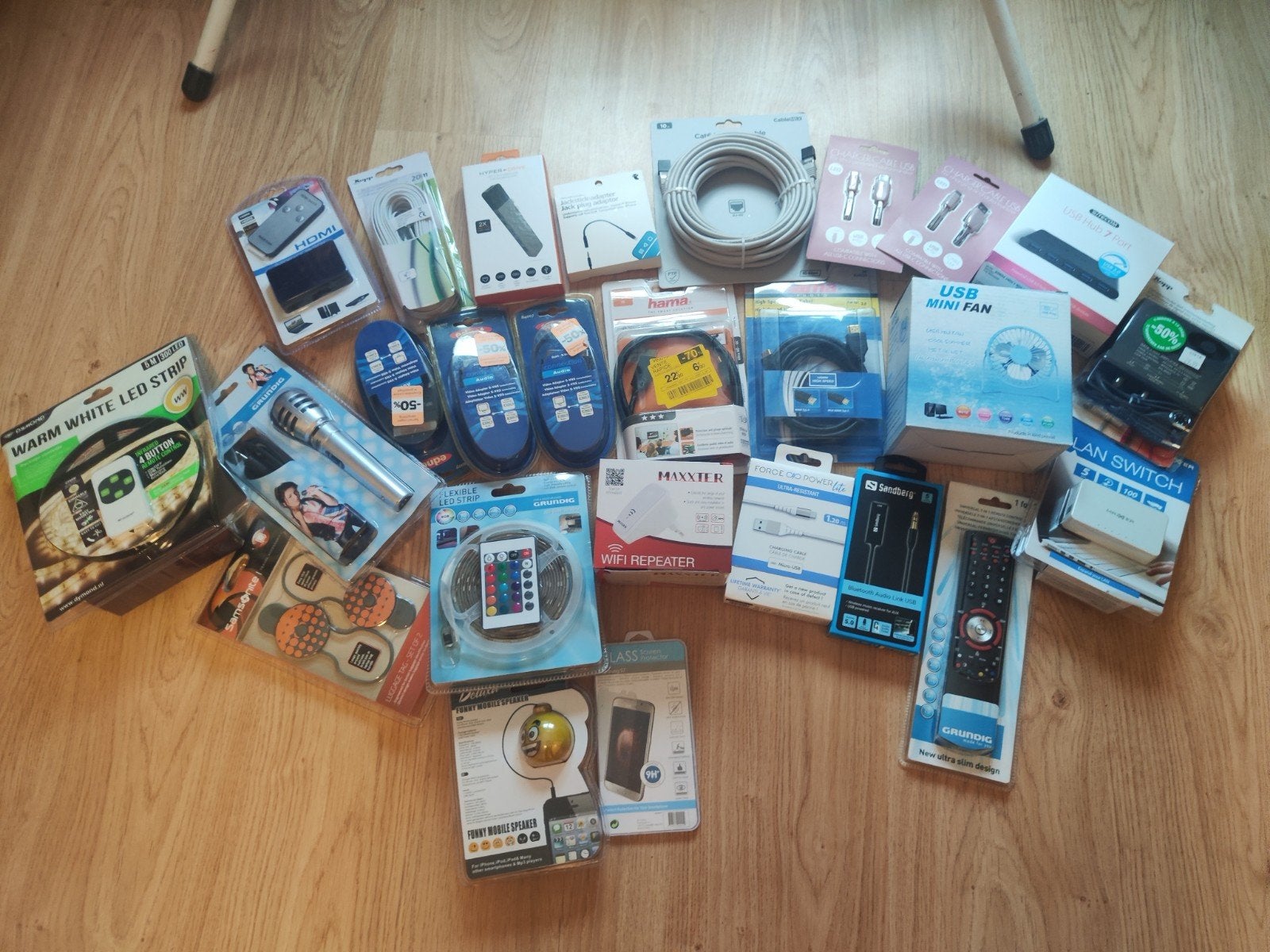 Lot Multimédia & Informatique Neuf (Rubans LED, Répéteur Wi-, Divers, Lots de brocante, Neuf, Enlèvement