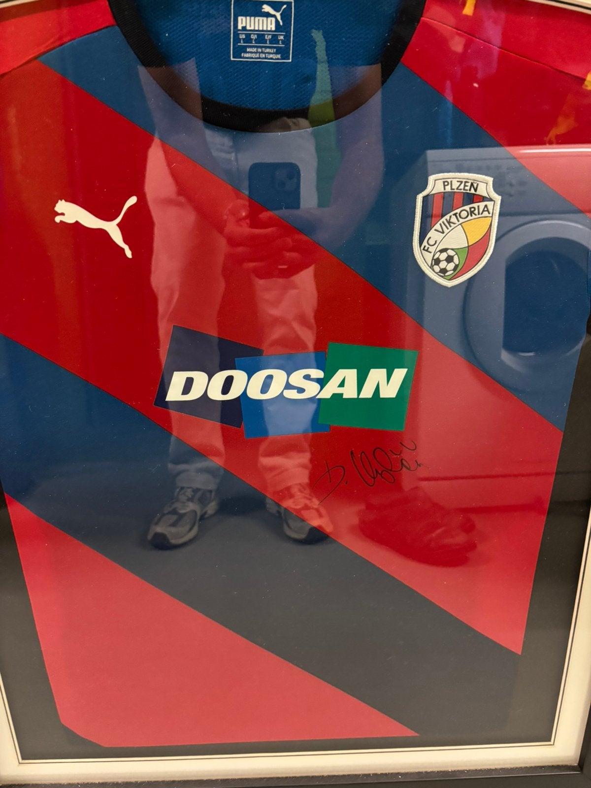 Chemise Viktoria Plzen signée et encadrée, Enlèvement ou Envoi, Neuf, Maillot