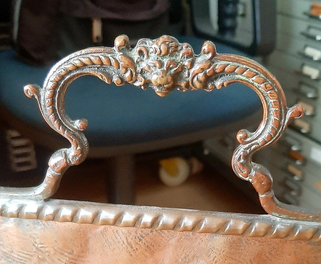 Écran de cheminée ancien en cuivre gaufré(coupledepatineurs), Enlèvement ou Envoi, Utilisé, Autres types
