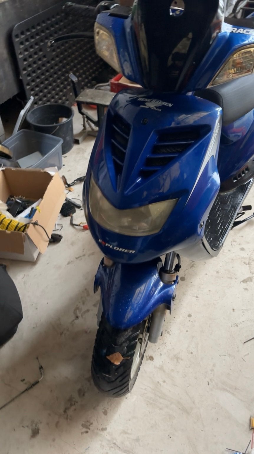Generic explorer, Fietsen en Brommers, Scooters | Overige merken, Ophalen, Tweetakt, Gebruikt, Klasse B (45 km/u)
