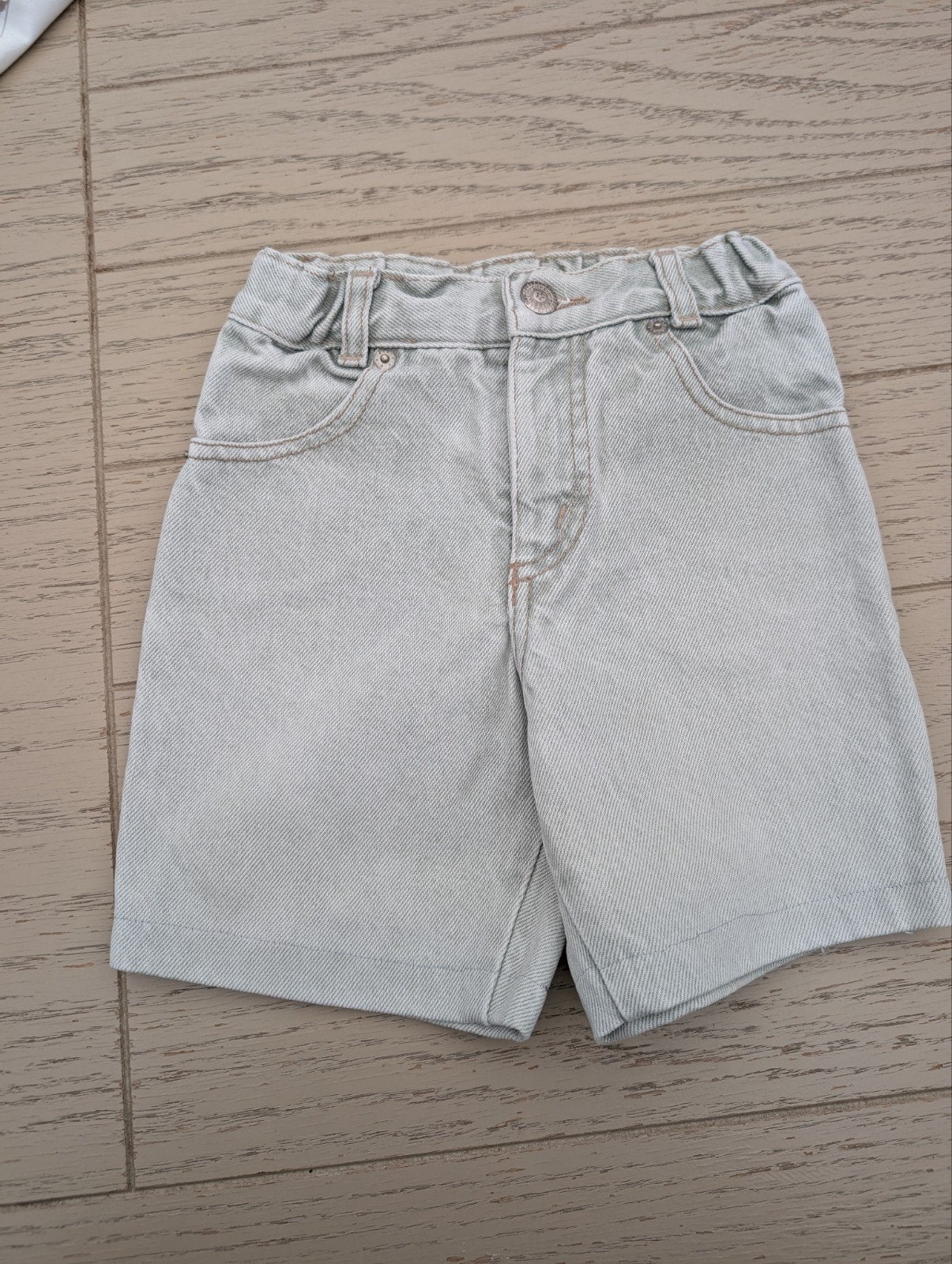 Licht groen jeansshortje voor 2 jaar, Kinderen en Baby's, Kinderkleding | Maat 92, Ophalen of Verzenden, Gebruikt, Jongen, Overige typen
