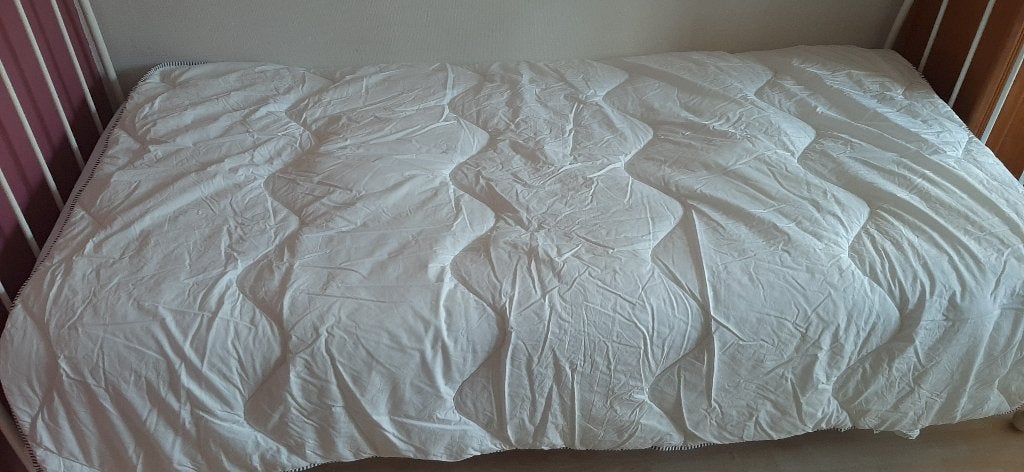 Lot - 1 couette 1 personne + 2 sets complets de draps, Garçon ou Fille, Matelassé, Comme neuf, Enlèvement