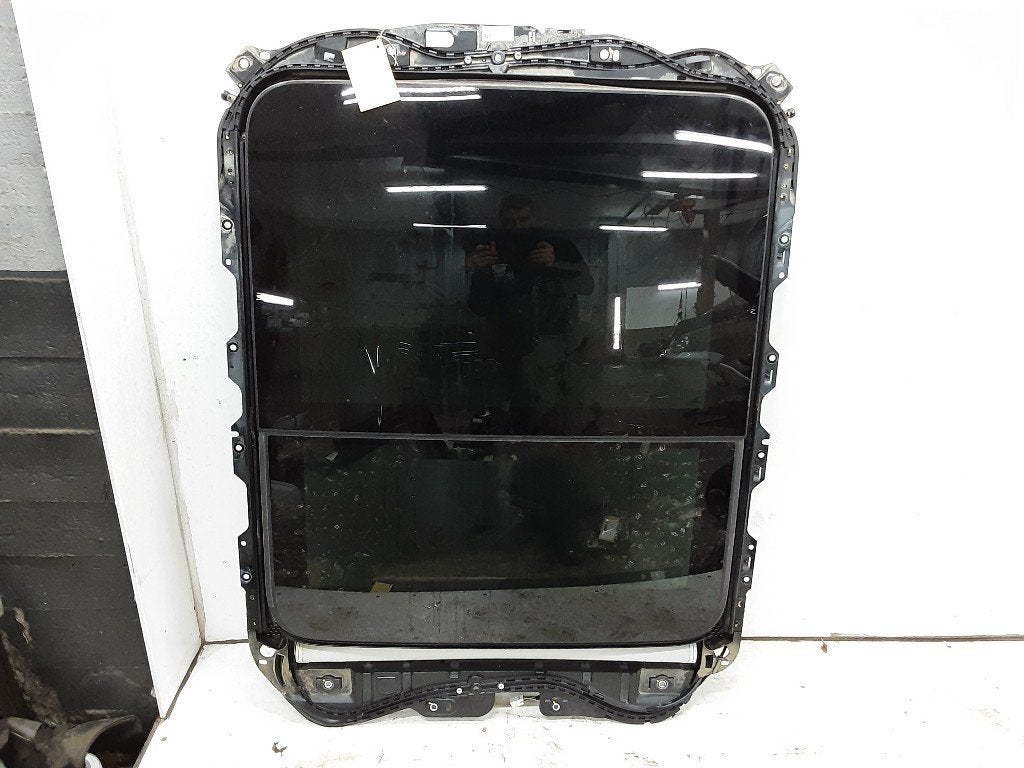 TOIT OUVRANT Volkswagen T-Roc I (2GA877041A), Volkswagen, Mevr. I. Hauben, Utilisé, Rue de l'Espoir 34 34
4030  GRIVEGNÉE, BE