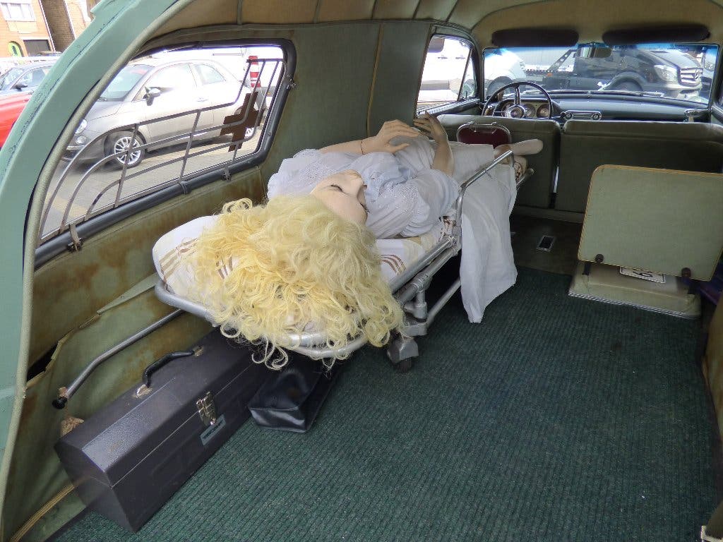 Packard Lady Henney ambulance, foto 12